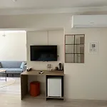 Well Hotel *