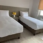 Hotel Well *