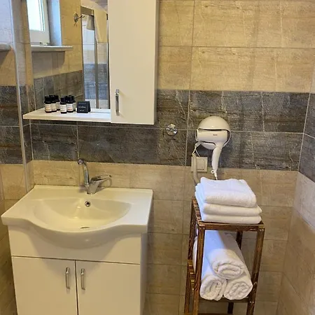 Hotel Well *